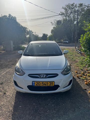 יונדאי אקסנט i25