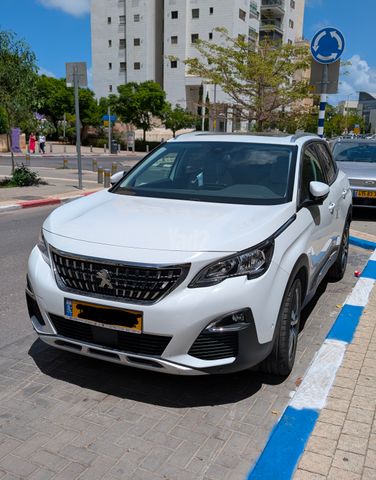 פיג'ו 3008