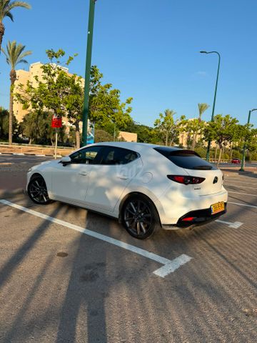 מאזדה 3