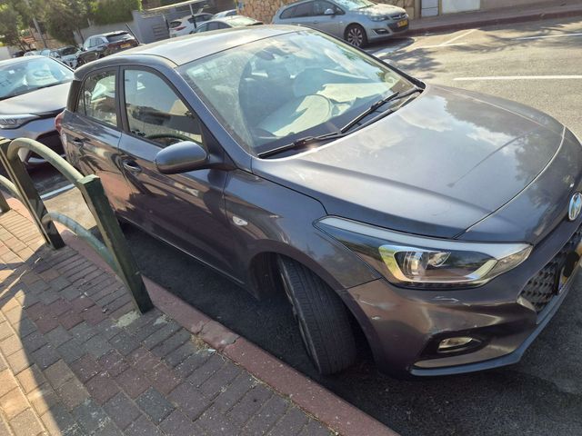 יונדאי i20