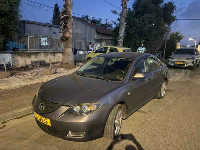 מודעת רכב מאזדה 3