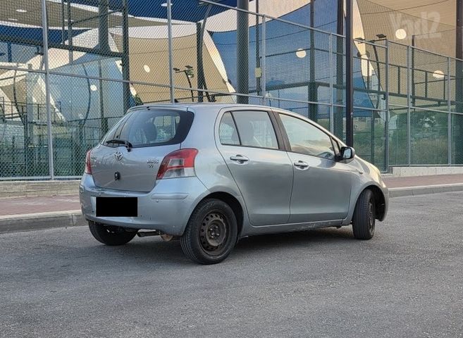טויוטה יאריס