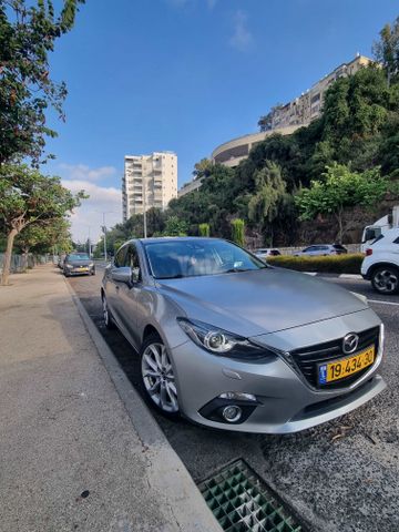 מודעת רכב מאזדה 3
