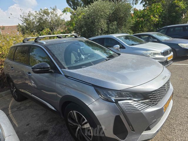 פיג'ו 5008