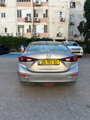 מאזדה 3