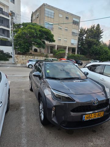 טויוטה יאריס קרוס