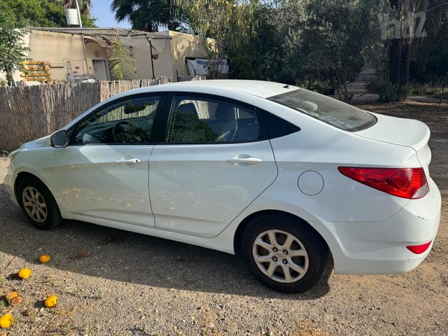יונדאי אקסנט i25