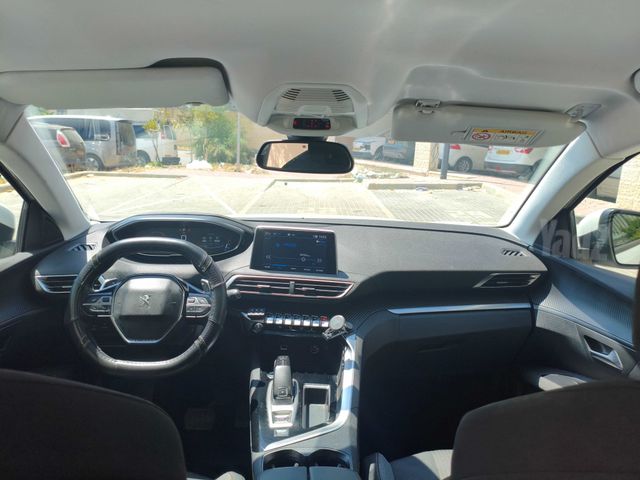 פיג'ו 5008