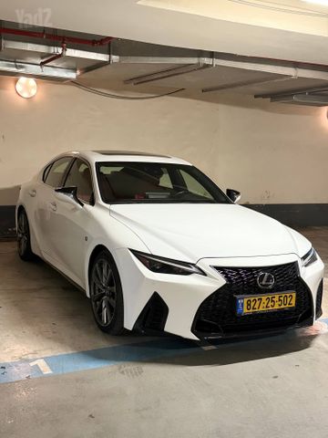 IS F-Sport 300 אוט׳ 2.0 (245 כ״ס)