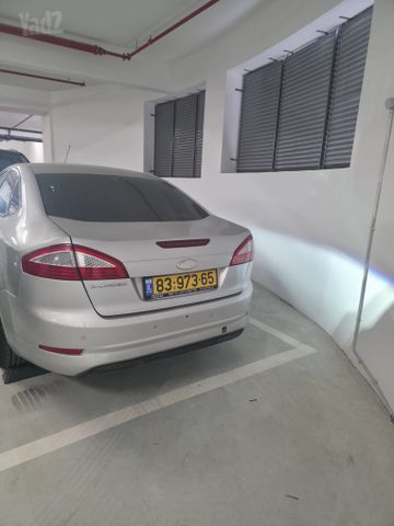 פורד מונדאו