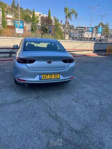 מאזדה 3