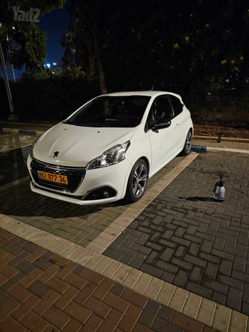 פיג'ו 208