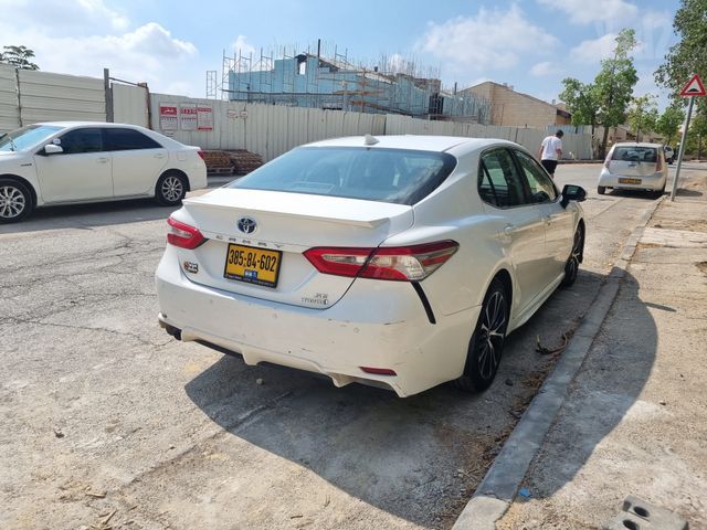 טויוטה קאמרי