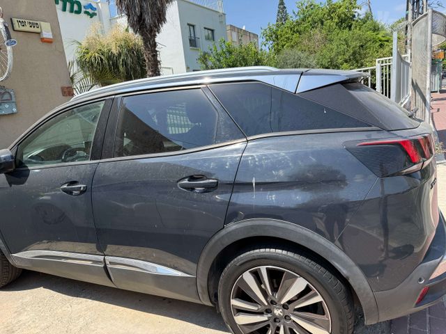 פיג'ו 3008