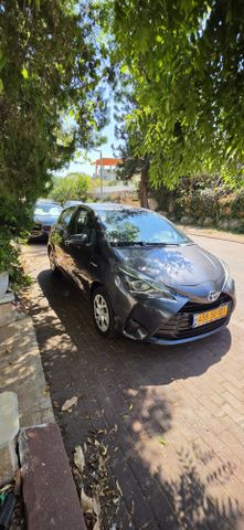 טויוטה יאריס