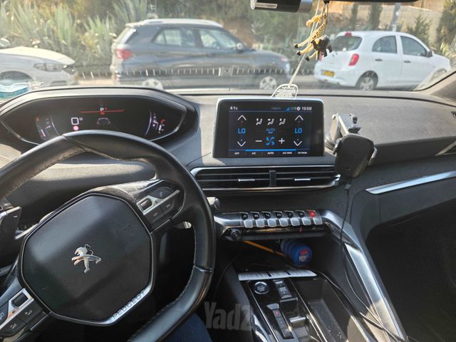 פיג'ו 5008