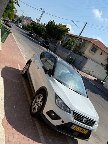 סיאט ארונה