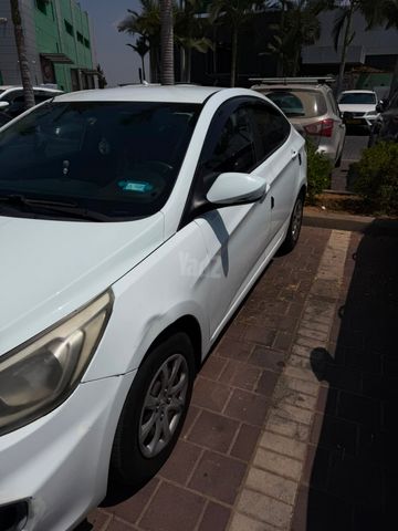 יונדאי אקסנט i25