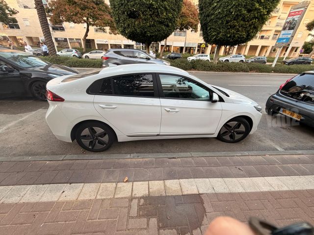 יונדאי איוניק