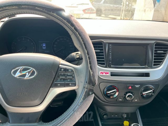יונדאי אקסנט i25