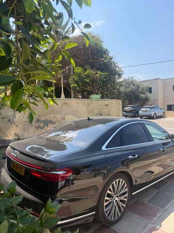 אאודי A8