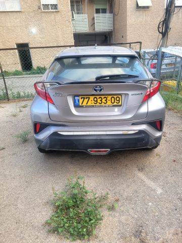 מודעת רכב טויוטה C-HR