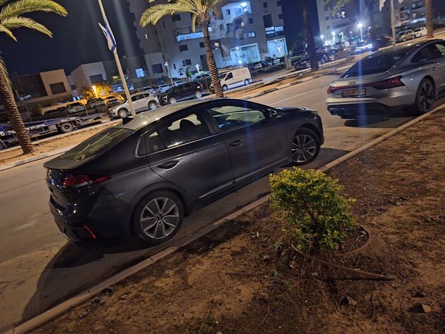 יונדאי איוניק