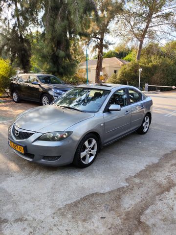מודעת רכב מאזדה 3