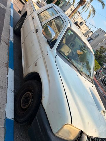 מיצובישי טרייטון / L200