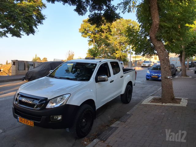 איסוזו די-מקס