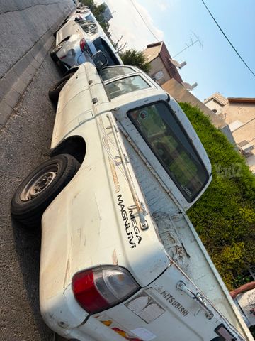 מיצובישי טרייטון / L200