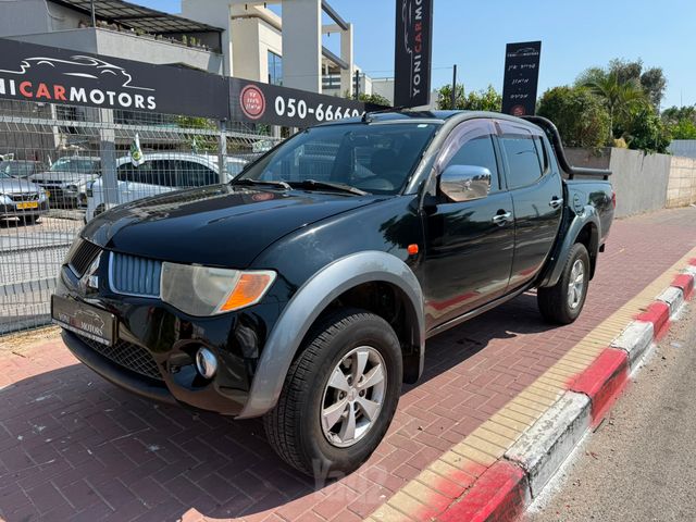 מיצובישי טרייטון / L200