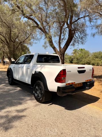 טויוטה היילקס