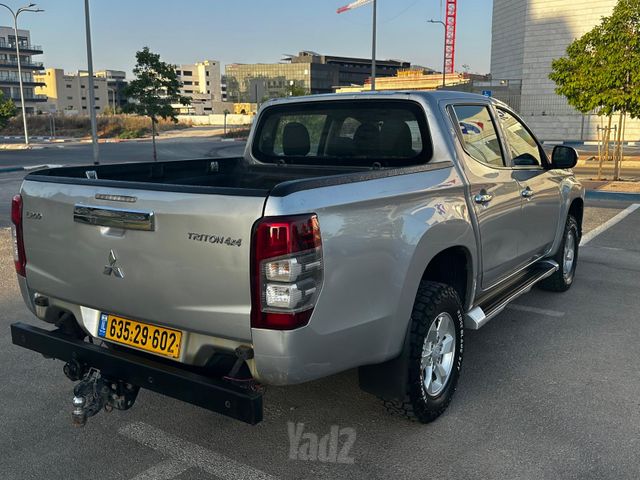 מיצובישי טרייטון / L200