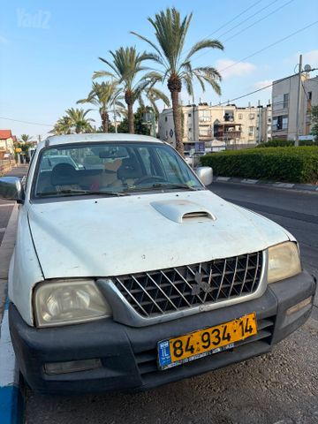 מיצובישי טרייטון / L200