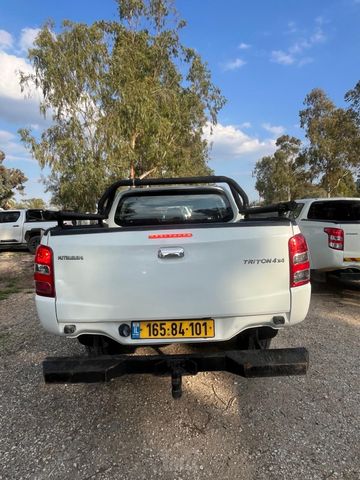 מיצובישי טרייטון / L200