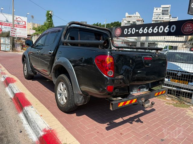 מיצובישי טרייטון / L200