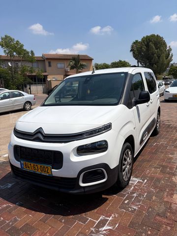 מודעת רכב סיטרואן ברלינגו