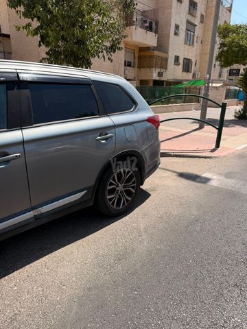 מיצובישי אאוטלנדר