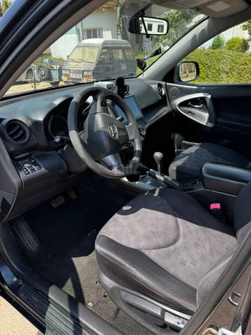 טויוטה RAV4