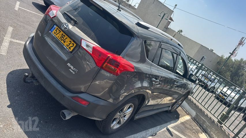 טויוטה RAV4