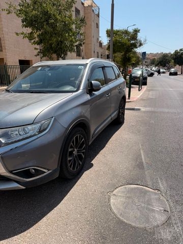 מיצובישי אאוטלנדר