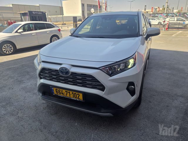טויוטה RAV4