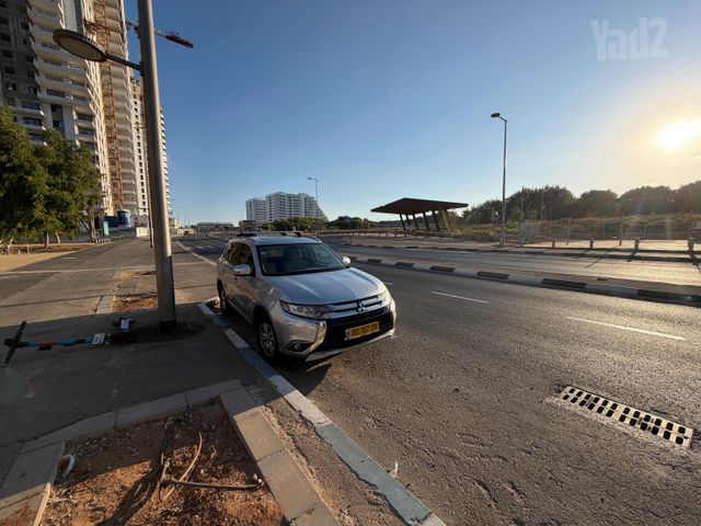 מיצובישי אאוטלנדר