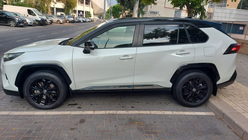 טויוטה RAV4