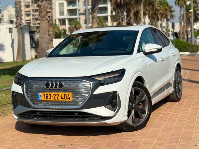 אאודי Q4 e-tron