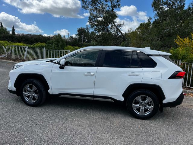 טויוטה RAV4