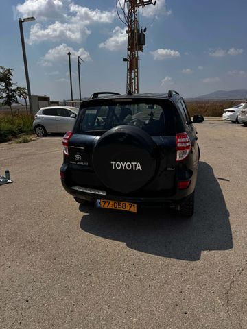 טויוטה RAV4