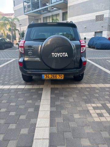 מודעת רכב טויוטה RAV4