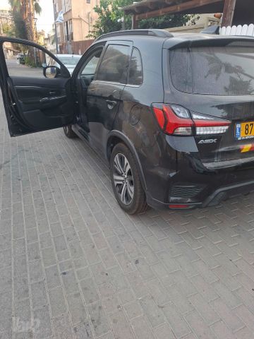 מודעת רכב מיצובישי ASX